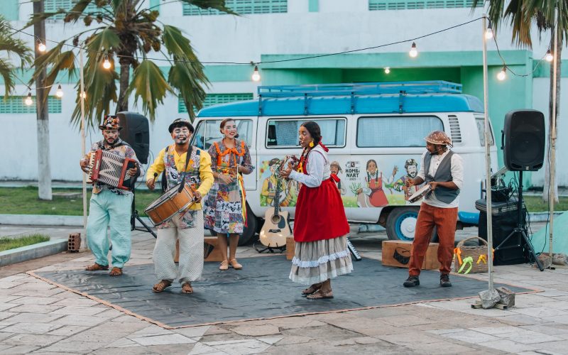 Tangará recebe projeto Kombinart com oficinas e espetáculo gratuito