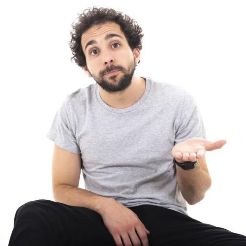 Murilo Couto apresenta novo espetáculo de Stand Up neste domingo (16) no Teatro Riachuelo