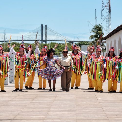 Shopping Cidade Verde comemora Dia do Folclore com contação de histórias e apresentação de dança