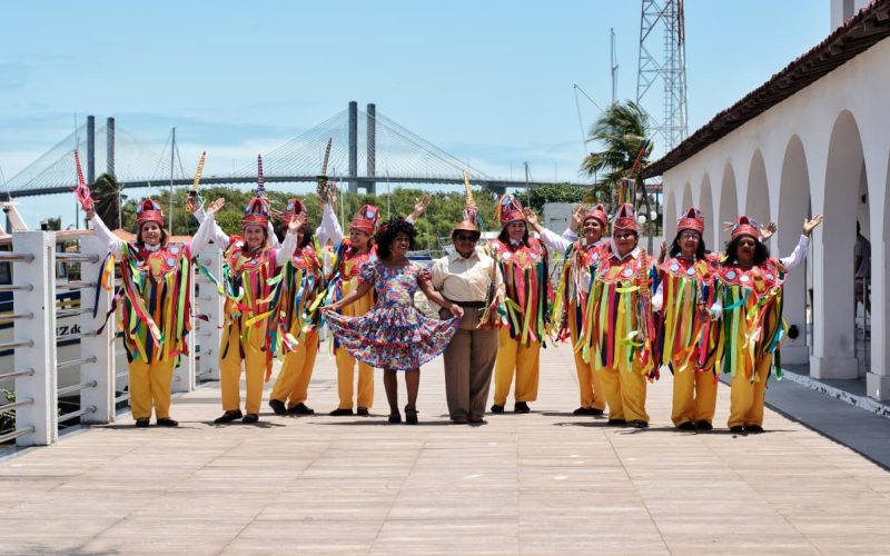 Shopping Cidade Verde comemora Dia do Folclore com contação de histórias e apresentação de dança