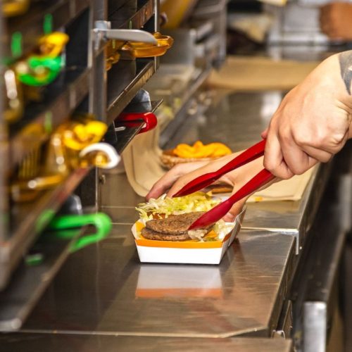 Portas Abertas: experiência permite visitar as cozinhas do McDonald’s de ponta a ponta