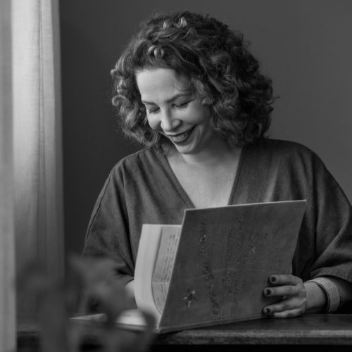 Josimey Costa apresenta ‘Quase conto’ –  a literatura que se lê com os olhos
