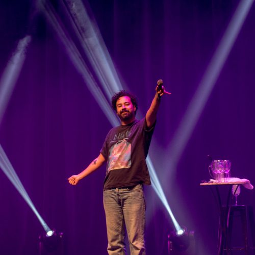 Fernando Pedrosa apresenta “Xaveca a Plateia e Bebe Vinho”, no Teatro Riachuelo