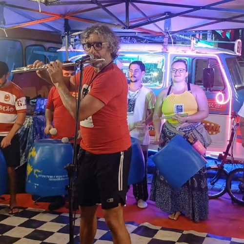 Pau e Lata completa 30 anos e celebra com seminário e baile festivo