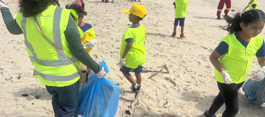 Projeto do Aeroporto de Natal conscientiza crianças com limpeza na Praia da Redinha