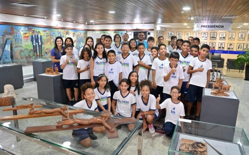 Crianças do Projeto Sesc Cidadão visitam exposição na Assembleia Legislativa do RN
