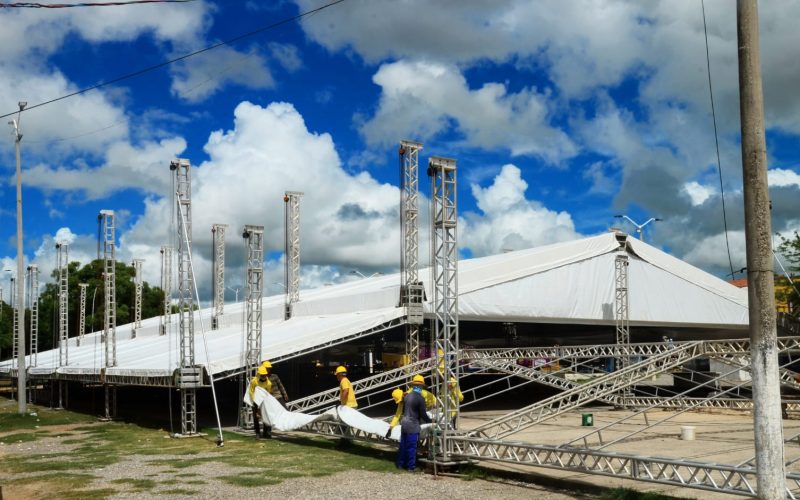 MCJ 2024: Prefeitura de Mossoró avança na montagem da Arena de Quadrilhas Deodete Dias