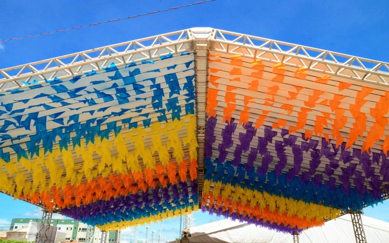 Prefeitura de Mossoró inicia ornamentação da Arena de quadrilhas Deodete Dias