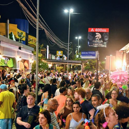 Banda Detroit agita avenida Ponta Negra ao som dos antigos carnavais