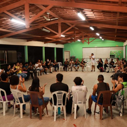 Elenco do espetáculo “Chuva de Bala no País de Mossoró” se apresenta e inicia ensaios