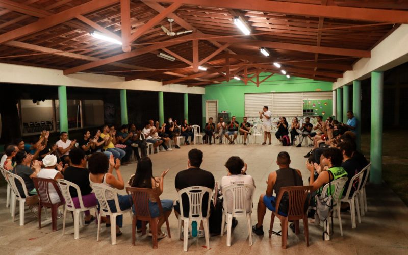 Elenco do espetáculo “Chuva de Bala no País de Mossoró” se apresenta e inicia ensaios