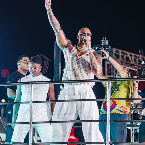 Sábado do Carnatal 2024: Leo Santana e Anitta fazem a folia com muitas surpresas