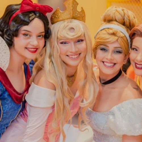 Princesas da Disney se encontram no Bosque Encena neste FDS