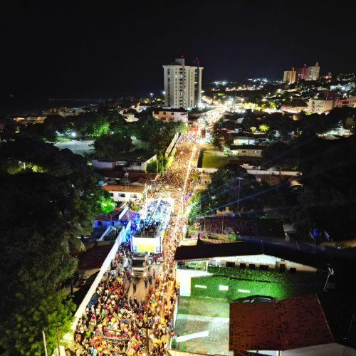Abertura oficial do Carnaval de Parnamirim reúne milhares de foliões em Pirangi