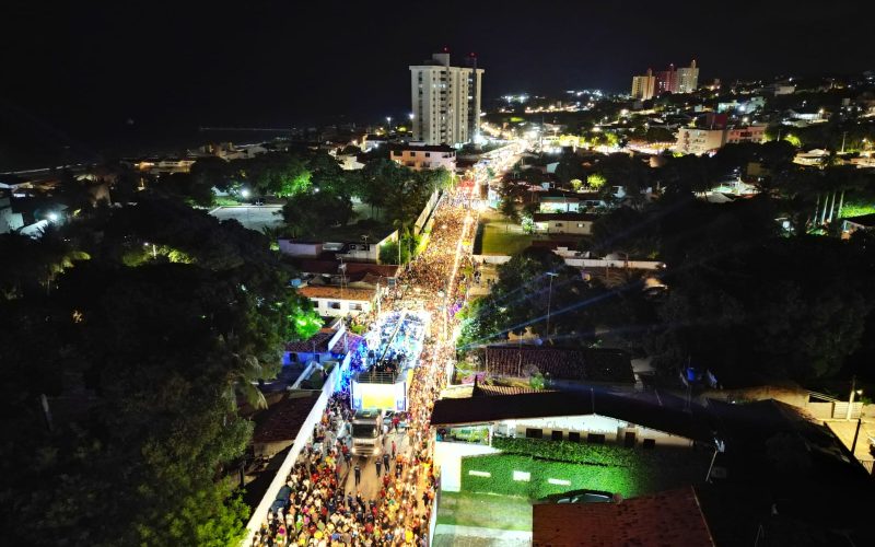 Abertura oficial do Carnaval de Parnamirim reúne milhares de foliões em Pirangi