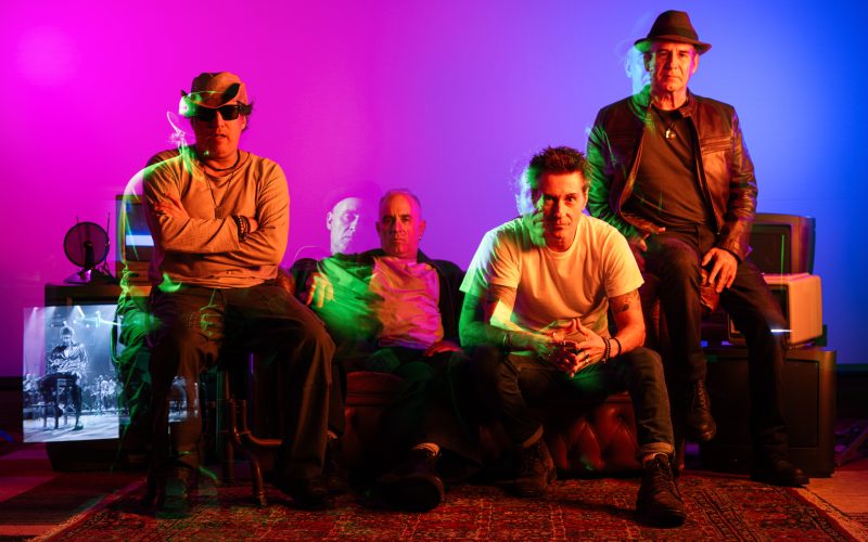 Capital Inicial traz a turnê “Acústico 25 Anos” para o Teatro Riachuelo