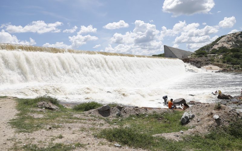 Chuvas transformam paisagem e fazem recarga de açudes no Seridó