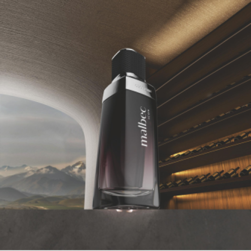 Malbec Icon: o amadeirado icônico de Malbec em uma fragrância mais moderna do que nunca