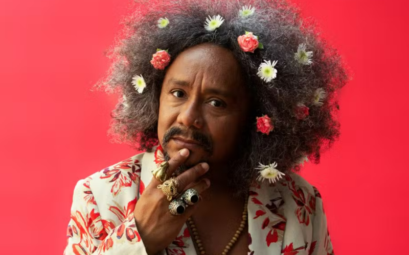 Chico César celebra trinta anos do álbum “Aos Vivos” no Teatro Riachuelo em Natal