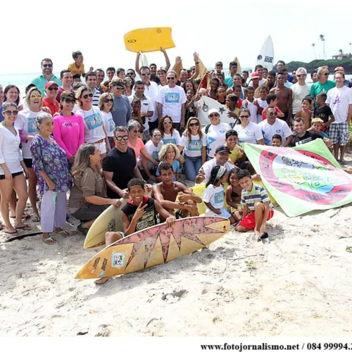 Projeto de surf Filhos de Mãe Luiza pode encerrar atividades por falta de apoio em Natal