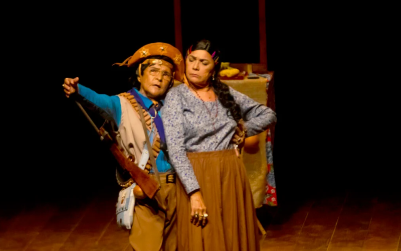 Grupo Boca de Cena revisita o cangaço com romantismo no Teatro Alberto Maranhão