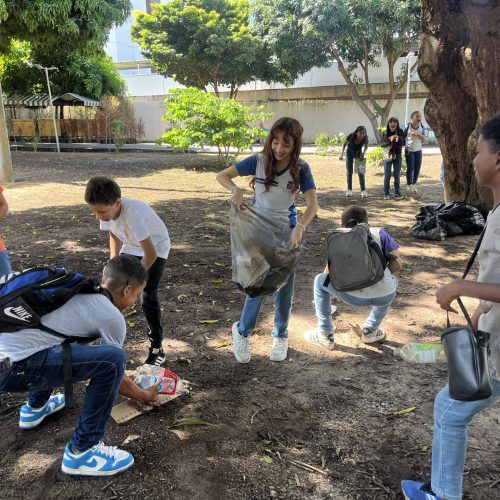 Bosque das Mangueiras recebe quase 100 alunos na Semana do Meio Ambiente