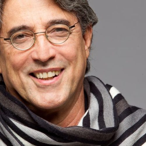 Cantor Ivan Lins confirma show no dia 25 de abril no Teatro Riachuelo