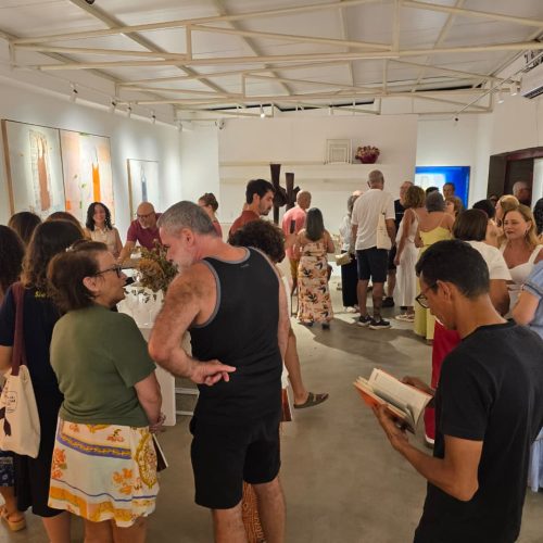 Lançamento do livro “Por Trás Daquele Olhar” é sucesso em São Miguel do Gostoso