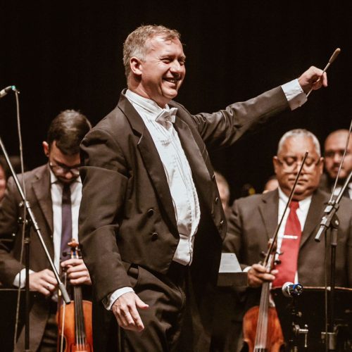 Festival Sinfônico oferece gratuitamente Curso de Regência com o Maestro Linus Lerner