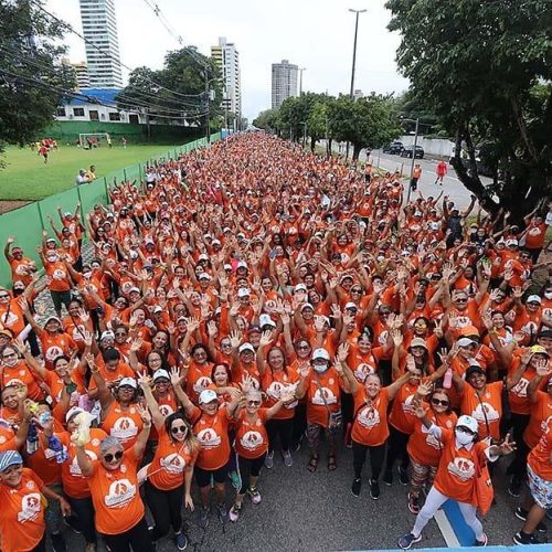 Caminhada da Mãe Potiguar celebra o mês das mães com gesto de solidariedade