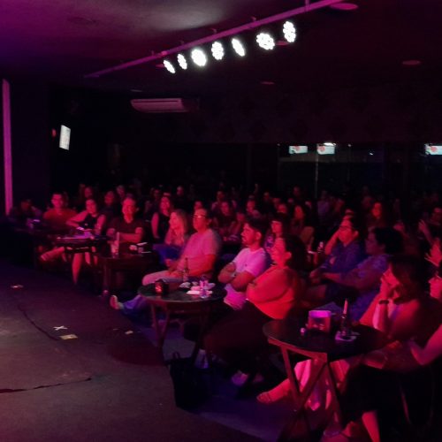 Seis comediantes se revezam neste final de semana na programação do Natal Comedy Club