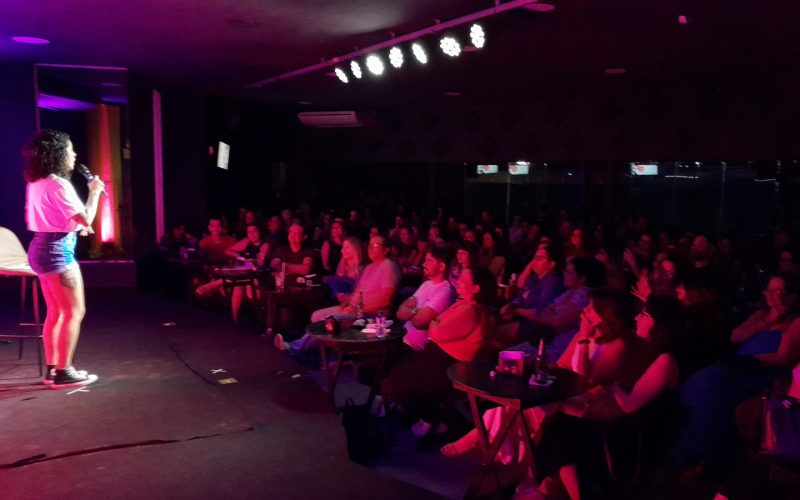 Seis comediantes se revezam neste final de semana na programação do Natal Comedy Club