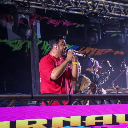 Carnaval de Parnamrim encerra com multidão na Praia de Pirangi