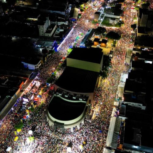 “Pingo da Mei Dia” tem recorde de público com mais de 230 mil pessoas na abertura do MCJ 2024