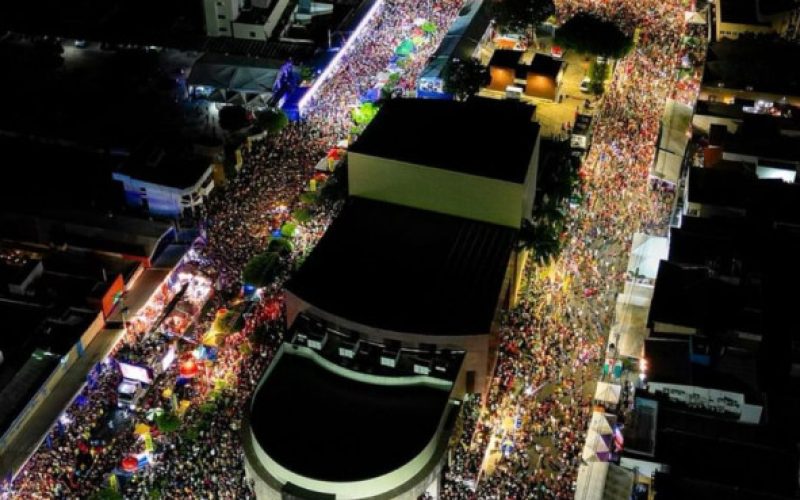 “Pingo da Mei Dia” tem recorde de público com mais de 230 mil pessoas na abertura do MCJ 2024