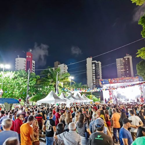 Shows do São João acontecem nesta segunda (24) na Praça Pedro Velho