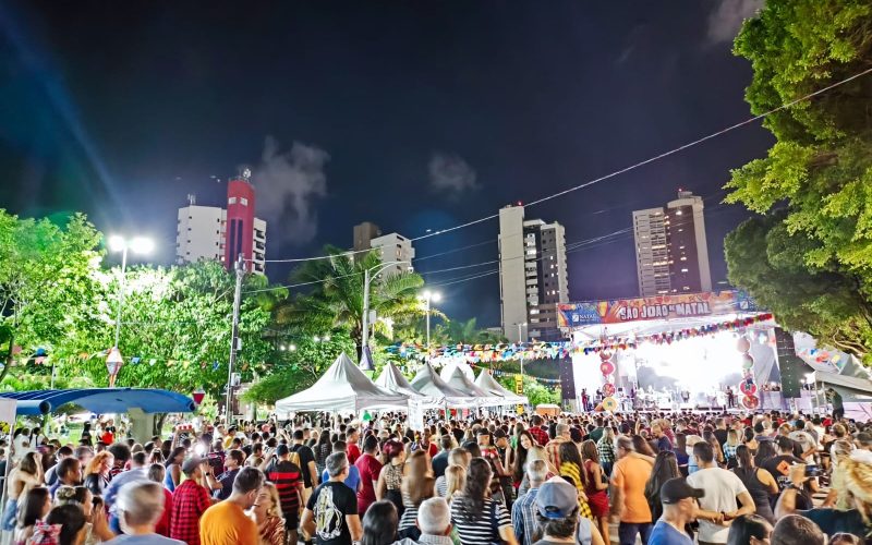 Shows do São João acontecem nesta segunda (24) na Praça Pedro Velho