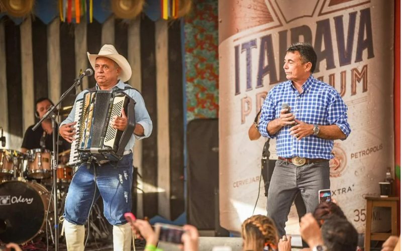 Sábado na Arena tem “Arraiá do São Julhão” com Sirano e Sirino