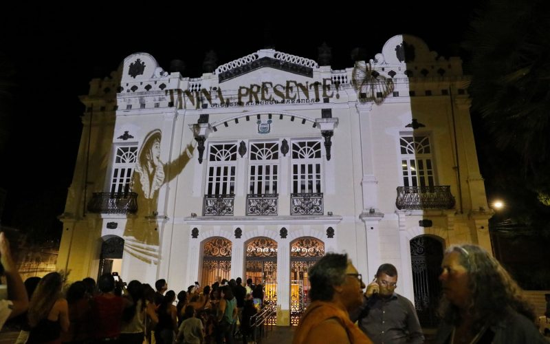 Festival Munganga de Circo celebra o Dia do Teatro com homenagem a Titina Medeiros no TAM