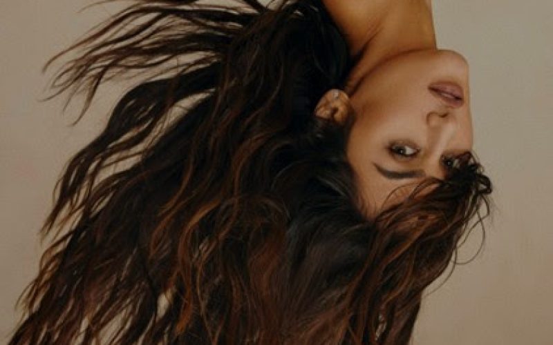 Gabriela Melim lança seu álbum homônimo de estreia solo