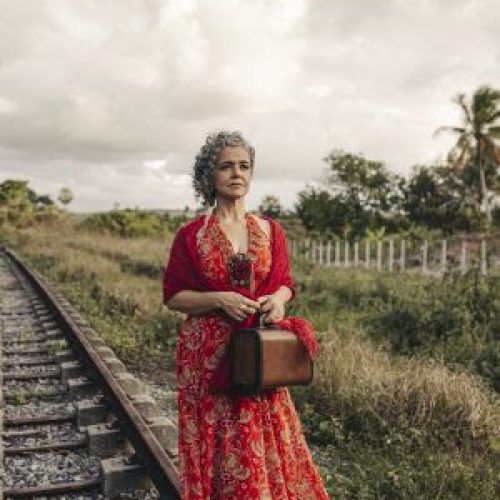 Lysia Condé apresenta o premiado show “Minas de Fé e Paixão” no Teatro Alberto Maranhão