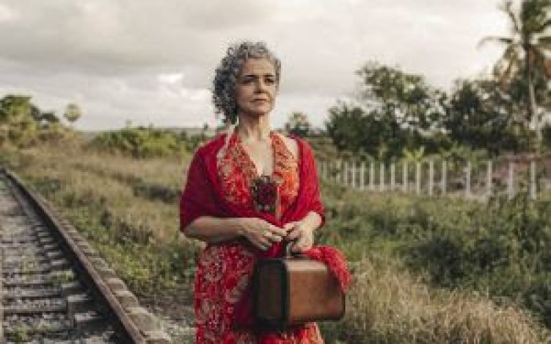 Lysia Condé apresenta o premiado show “Minas de Fé e Paixão” no Teatro Alberto Maranhão