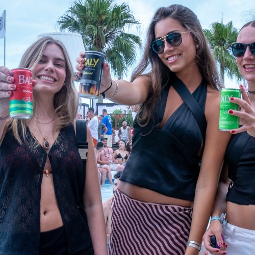 Entretenimento de luxo e conexão com público: Baly renova com o P12