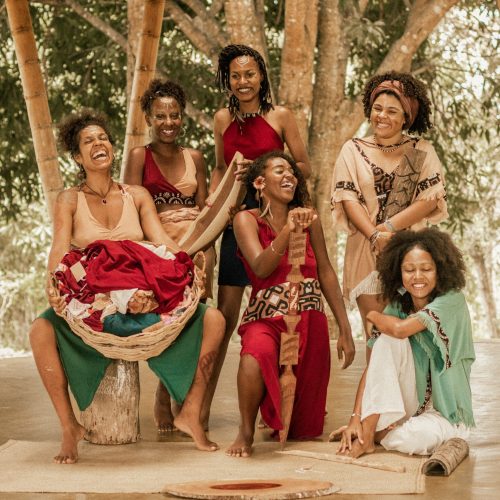 Escola Àbámodá abre inscrições gratuitas para cursos formativos na área de moda afro-indígena