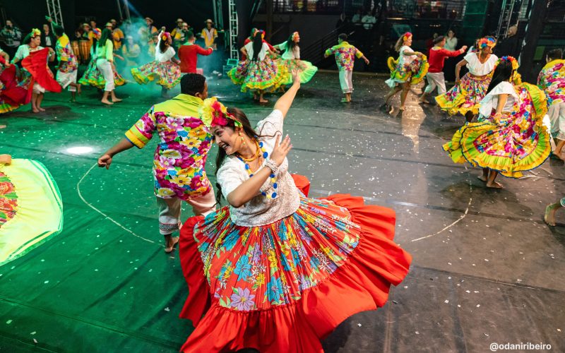 Olímpia encerra 61º Festival do Folclore e anuncia RJ como homenageado de 2026
