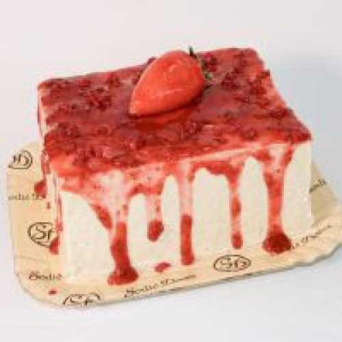 Sodiê Doces vende 40 mil Morangos do Amor e lança bolo inspirado no doce que viralizou