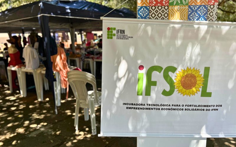 Feirinha da IFSOL movimenta o IFRN Zona Leste e CNAT com economia solidária e produção local