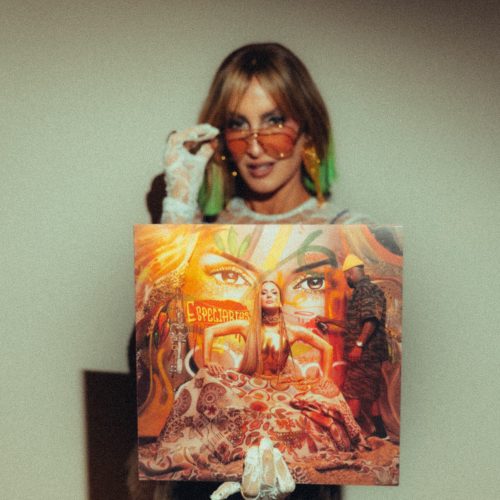 Claudia Leitte lança o primeiro vinil da carreira; Confira