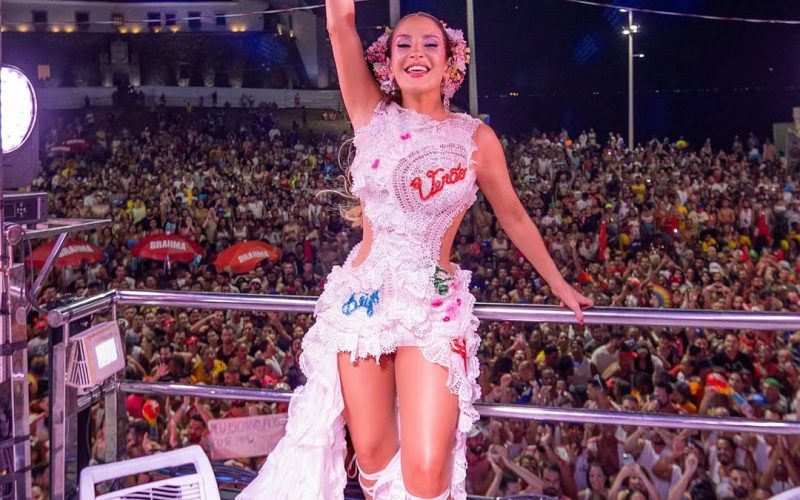 Cinco dias, oito horas e mais de 27 horas de folia: Relembre o Carnaval 2025 de Claudia Leitte