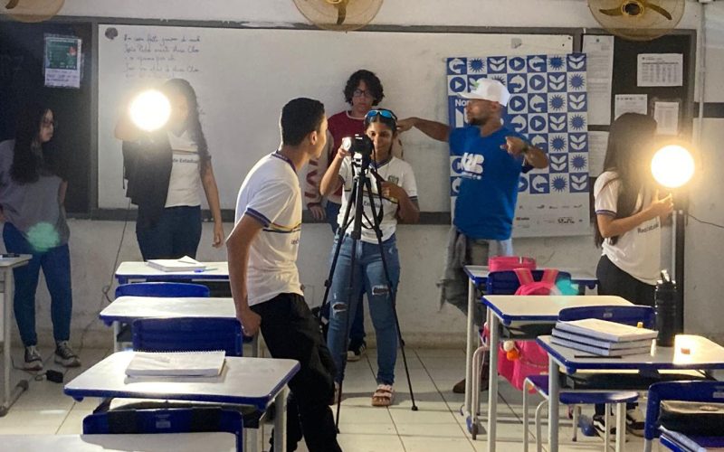Jovens de Fernando de Noronha recebem capacitação gratuita sobre produção cinematográfica